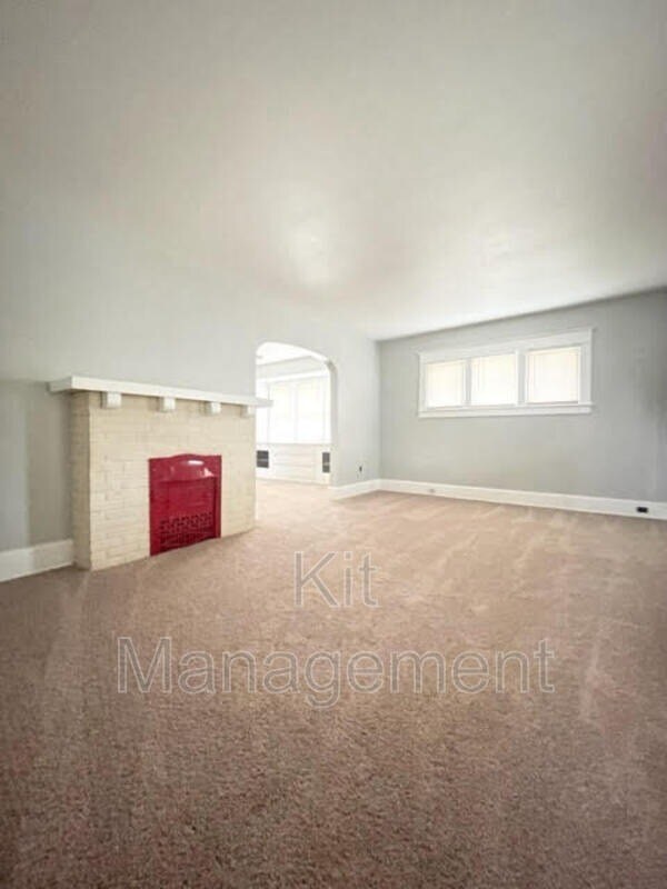 933 Eleanor Ave