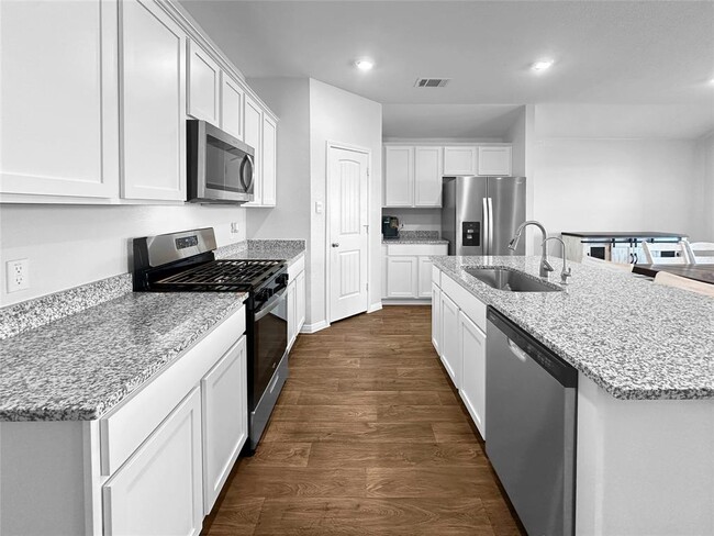 Photo - 730 Gladiola Lp