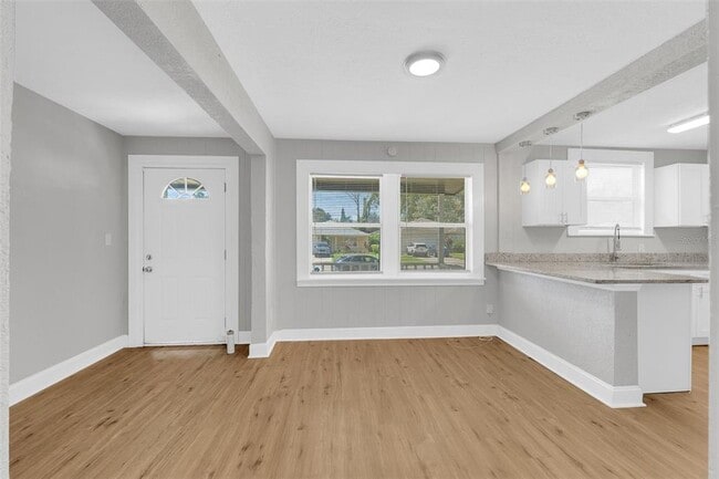 Photo - 4415 America St