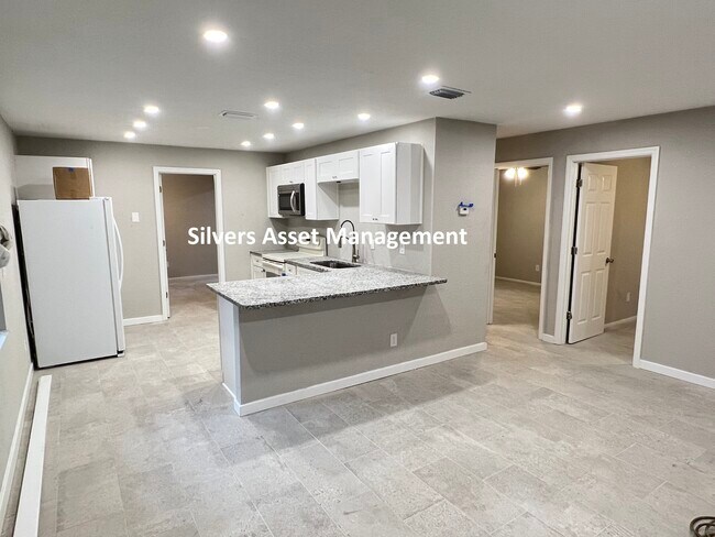 5026 30th St W, Bradenton, FL 34207 - 5026 30th St W