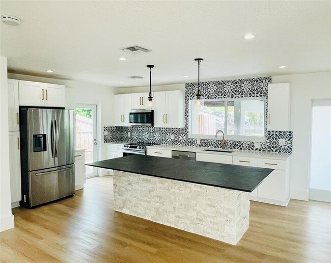 Photo - 924 SW 11th St