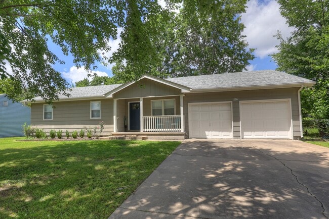 Building Photo - 1116 Roosevelt Ave