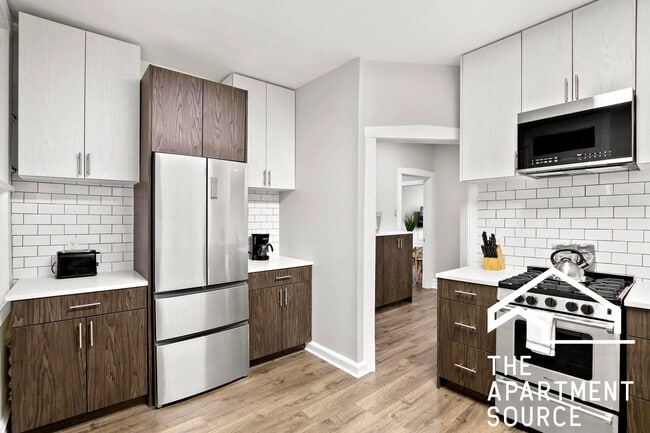 Photo - 3908 W Roscoe St Unit 2