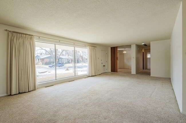 Photo - 328 Mayfair Dr