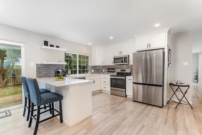 Photo - 1700 Delaford Cir