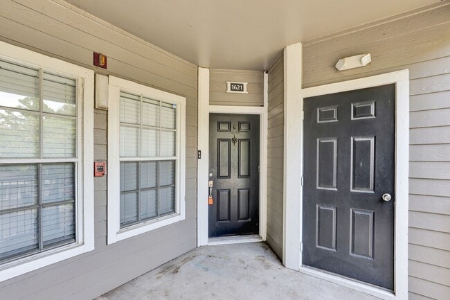 Photo - 3 bedroom/ 2 bathroom condo next to St Joh...