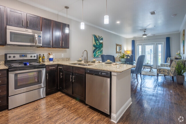 1 BR, 1 BA - 862 SF