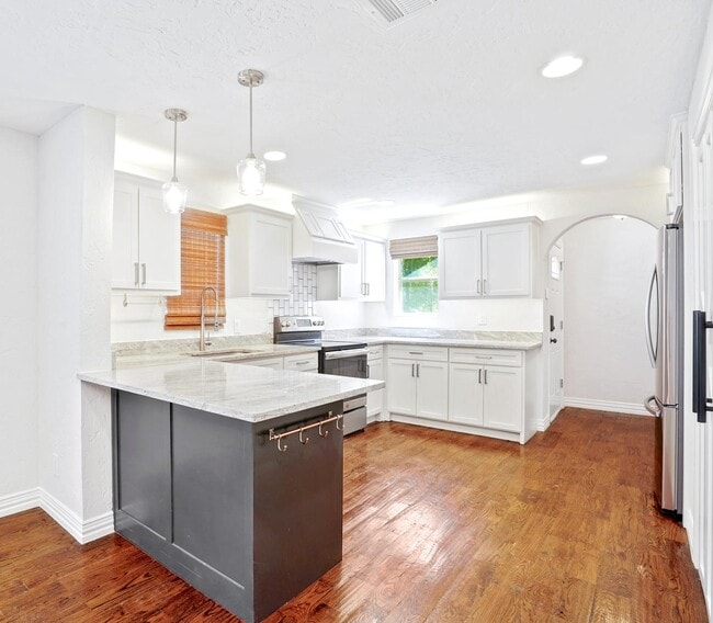 Photo - 122 Hollywood Ave