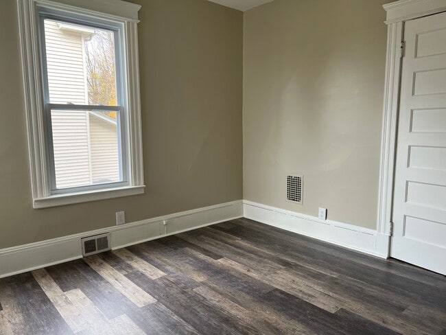 Photo - 1031 Townsend Ave