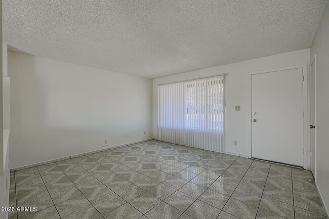Photo - 3020 N 87th Ave