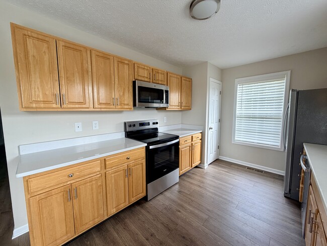 Photo - 319 Sandy Ct