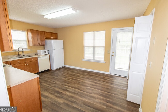 Photo - 1618 Drayton Ln