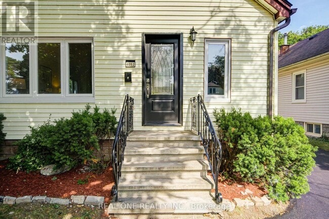 Photo - 4052 St James Ave