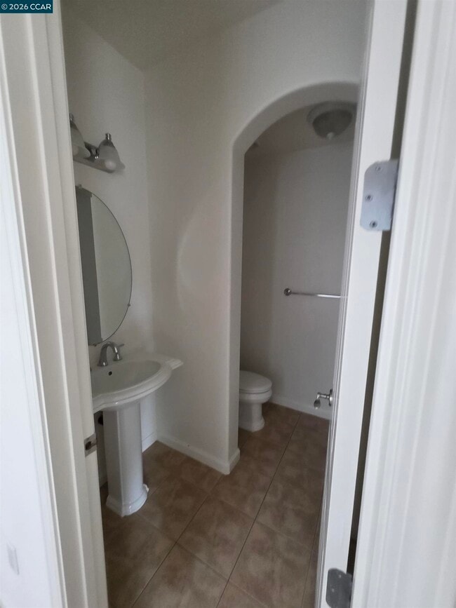 Photo - 1830 Hollyview Dr