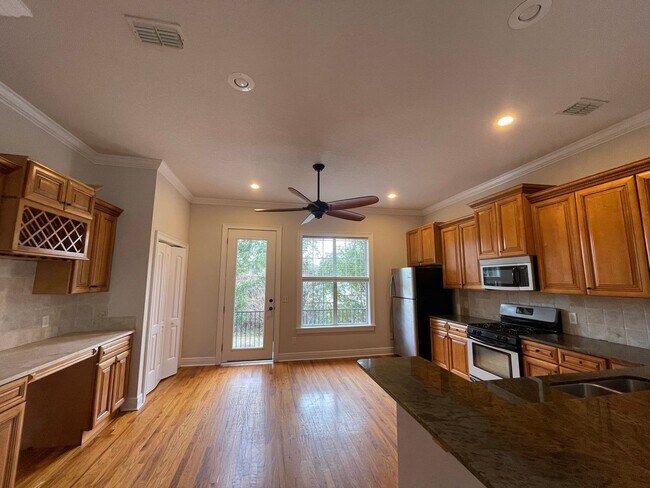 Photo - 1330 N Duval St