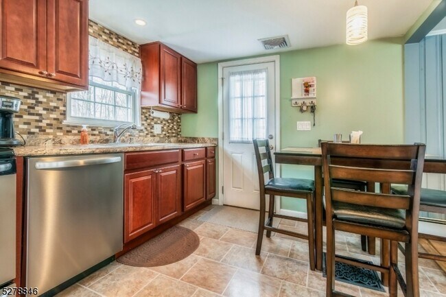 Photo - 54 Glenbrook Dr