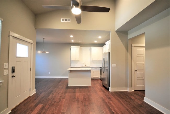 Photo - 2023 S Florida Way