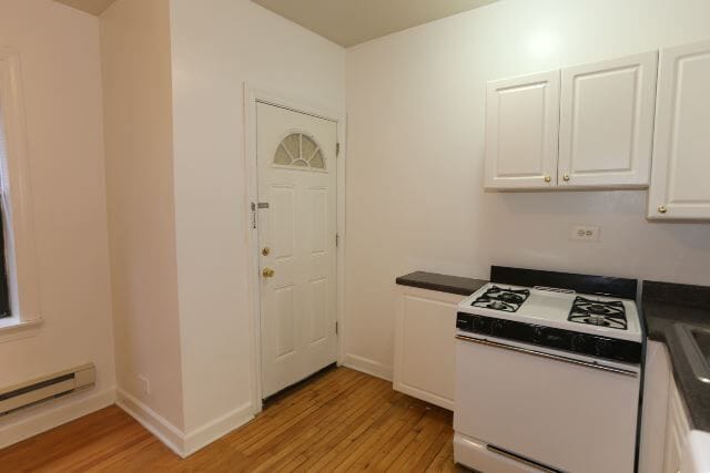 Photo - 3727 N Pine Grove Ave Unit E3