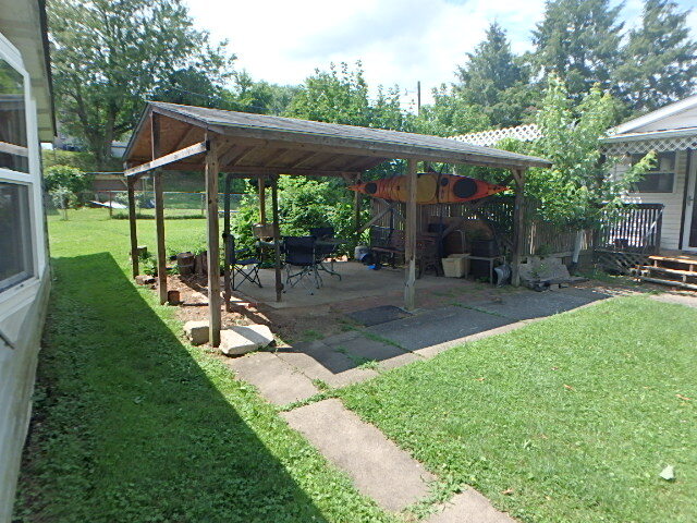 picnic pavilion - 409 Porcupine Way