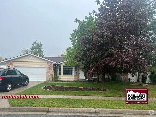 Building Photo - Beautiful newly remodeled home in Sandy Fo...