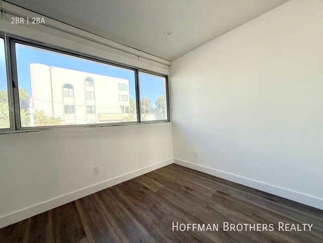 Photo - 11600 Rochester Ave Unidad 5