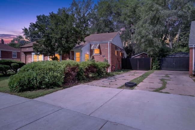 Photo - 9722 S Merrion Ave