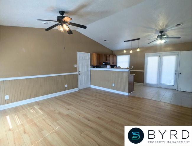 Photo - 824 Marbleridge Rd