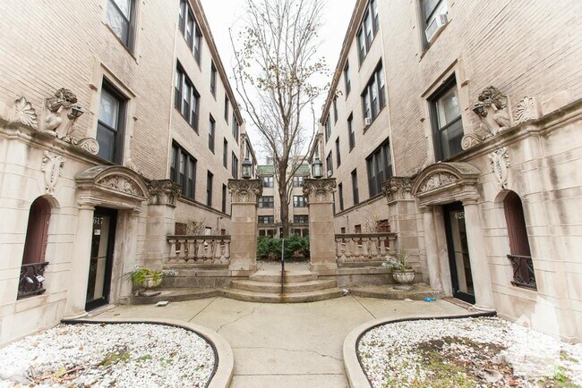 Building Photo - 631 W Melrose St Unit 2P