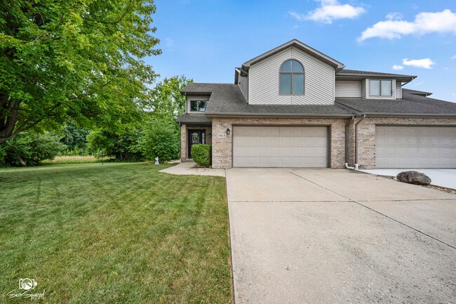 Building Photo - 306 Grande Dr