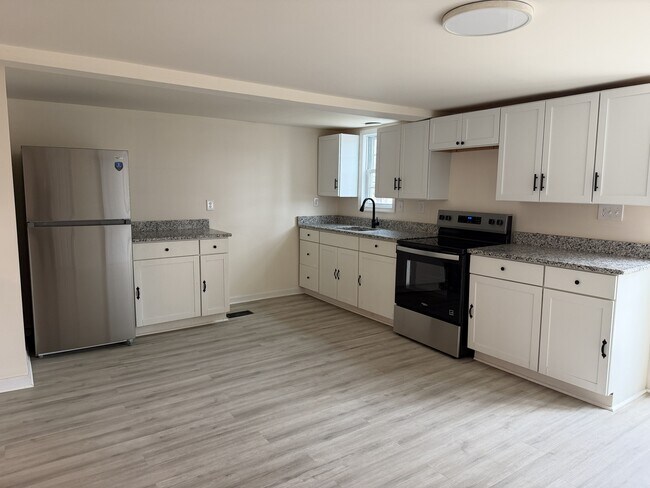 Photo - 113 E Addition St