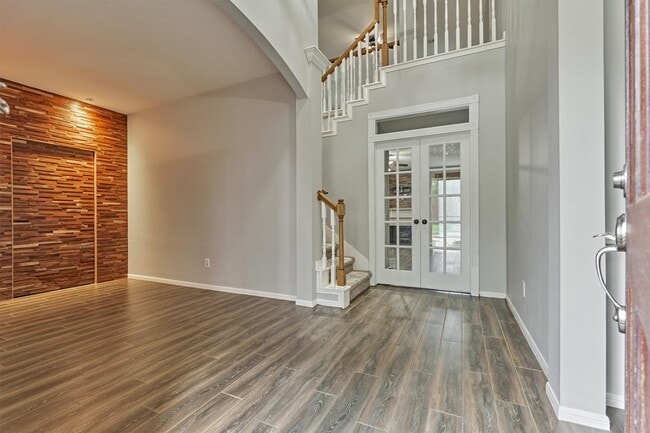 Photo - 1618 Calmar Dr