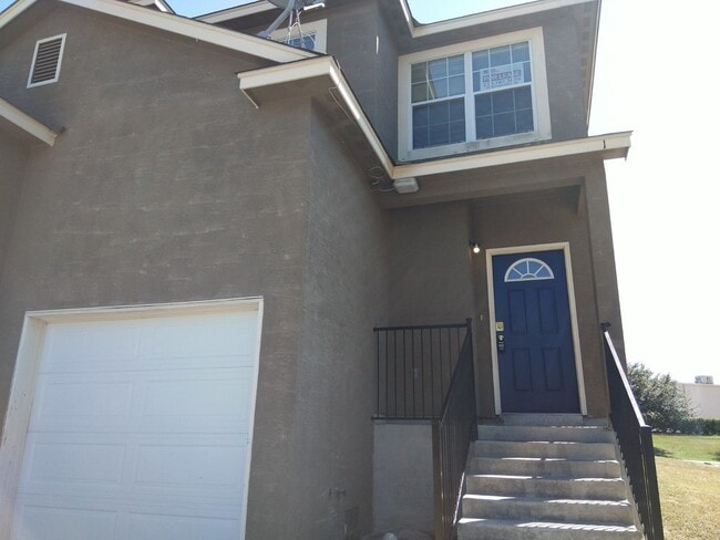 Building Photo - COMING SOON! 3 Bedroom/ 2.5 Bath Townhome