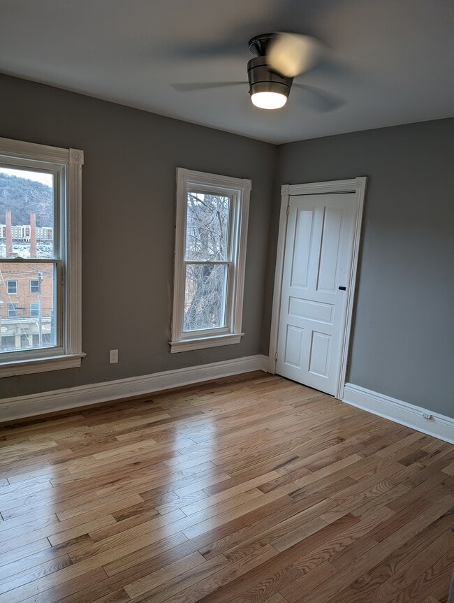 bedroom 2 - 313 Walnut St