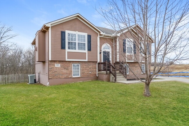 Photo - 712 Hibiscus Cir