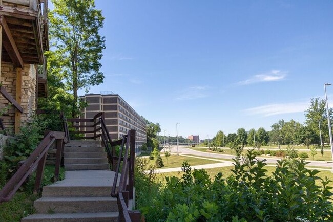 Photo - $1,575 | 3 Bedroom, 2 Bathroom Condo | Cat...