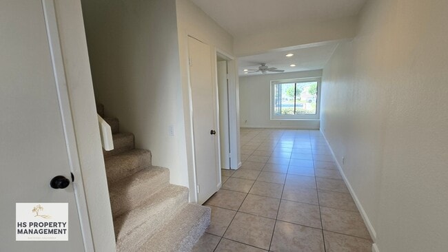 Photo - 1542 Granite Hills Dr Unidad C