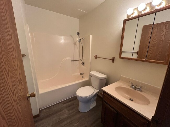 Photo - Prairie Village Apartments