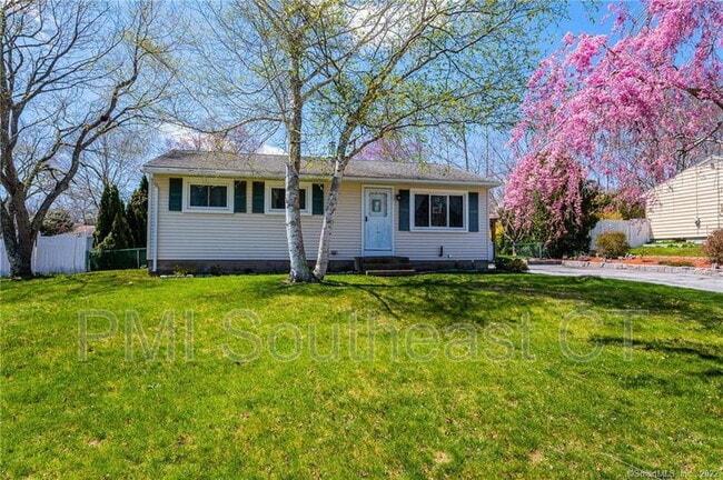 Photo - 36 Whittle St Unit Bed 3