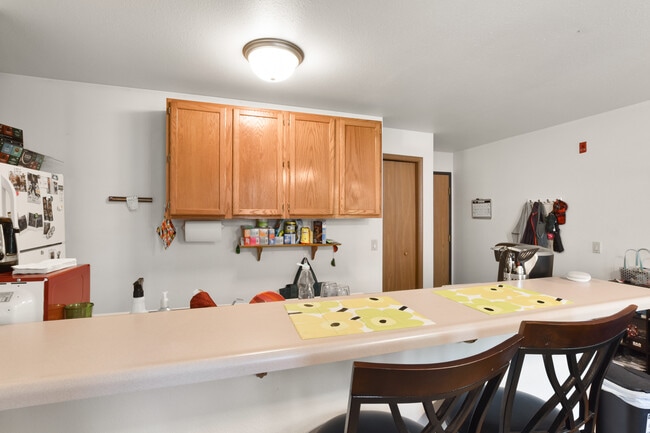 Photo - 202-204 N Pinckney St