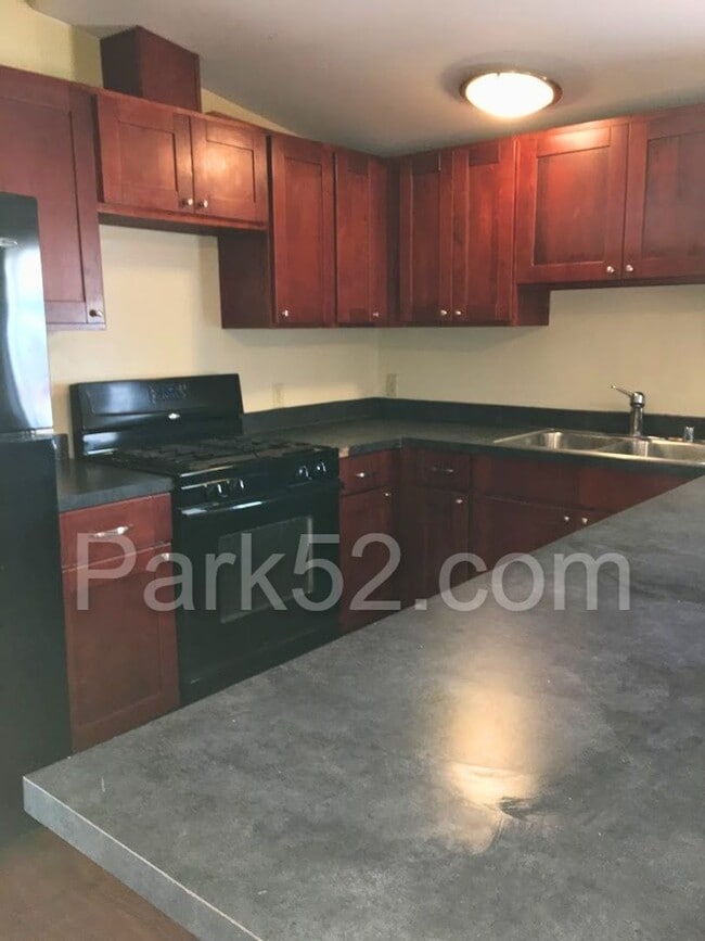 Photo - 5502 27th St NE