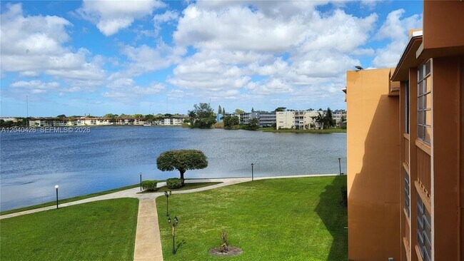 Photo - 1591 NE Miami Gardens Dr Unit 306