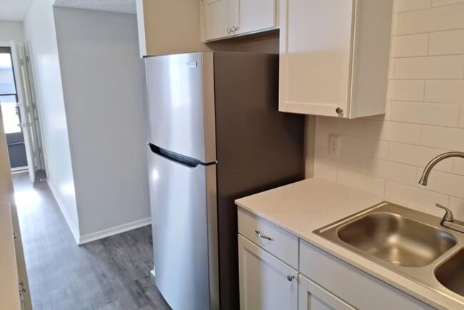 Photo - Hillsdale Apartments