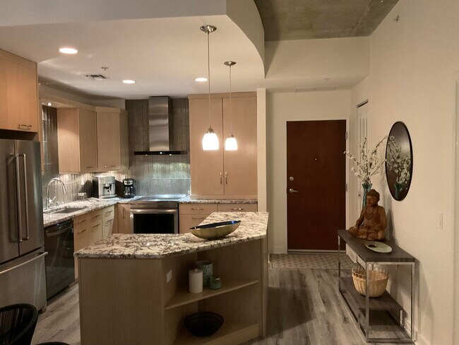 Building Photo - 300 S Australian Ave Unit 328 Rental