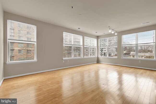 Photo - 1201 East-West Hwy Unidad 238