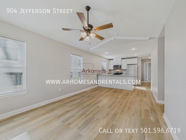 Photo - 904 Jefferson St