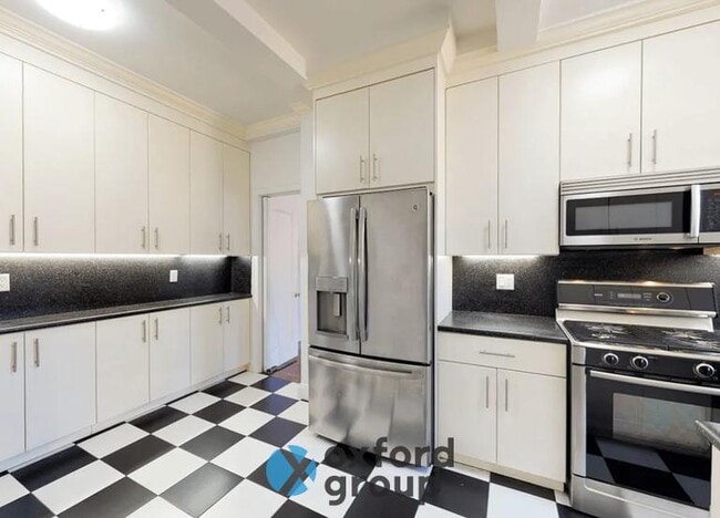 Photo - East 77th Street