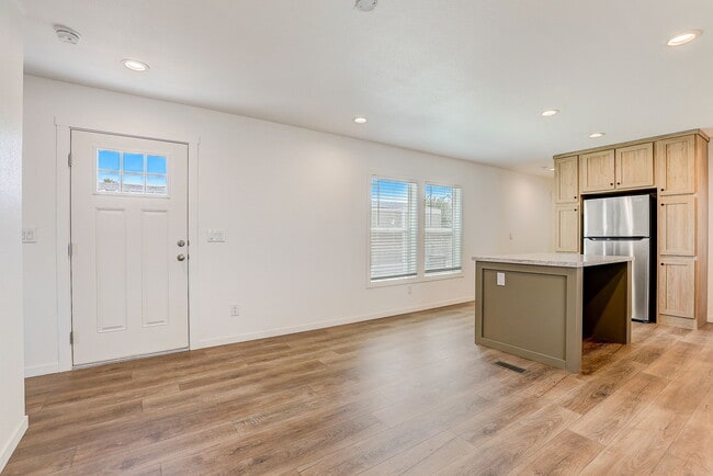 Photo - 2627 S Lamb Blvd