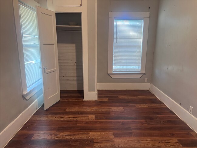 Photo - 515 Harrison Ln