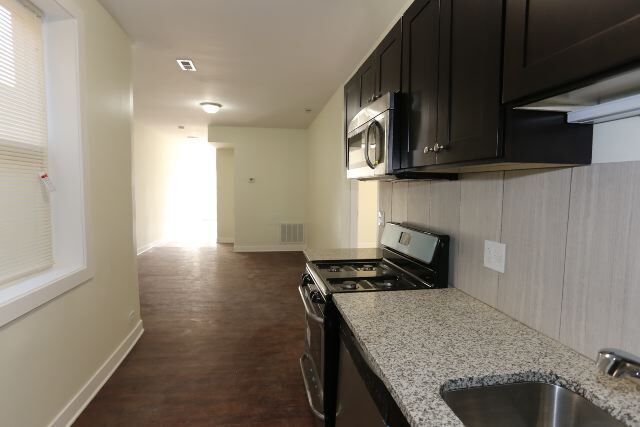 Photo - 2944 W Montrose Ave Unit 3