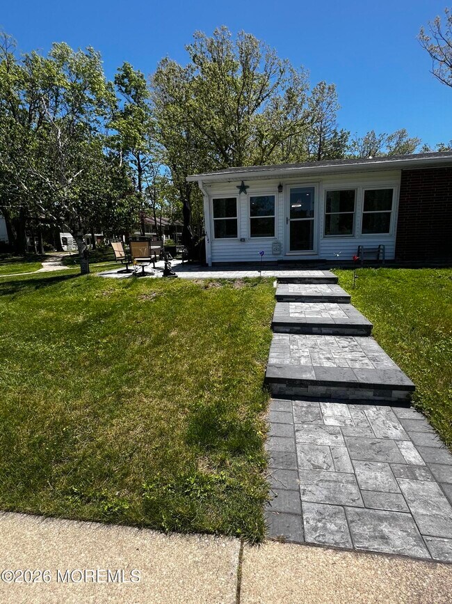 Photo - 106A Edinburgh Ln